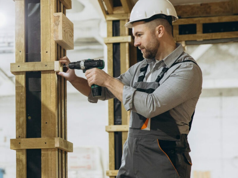 Timmerman gezocht per direct